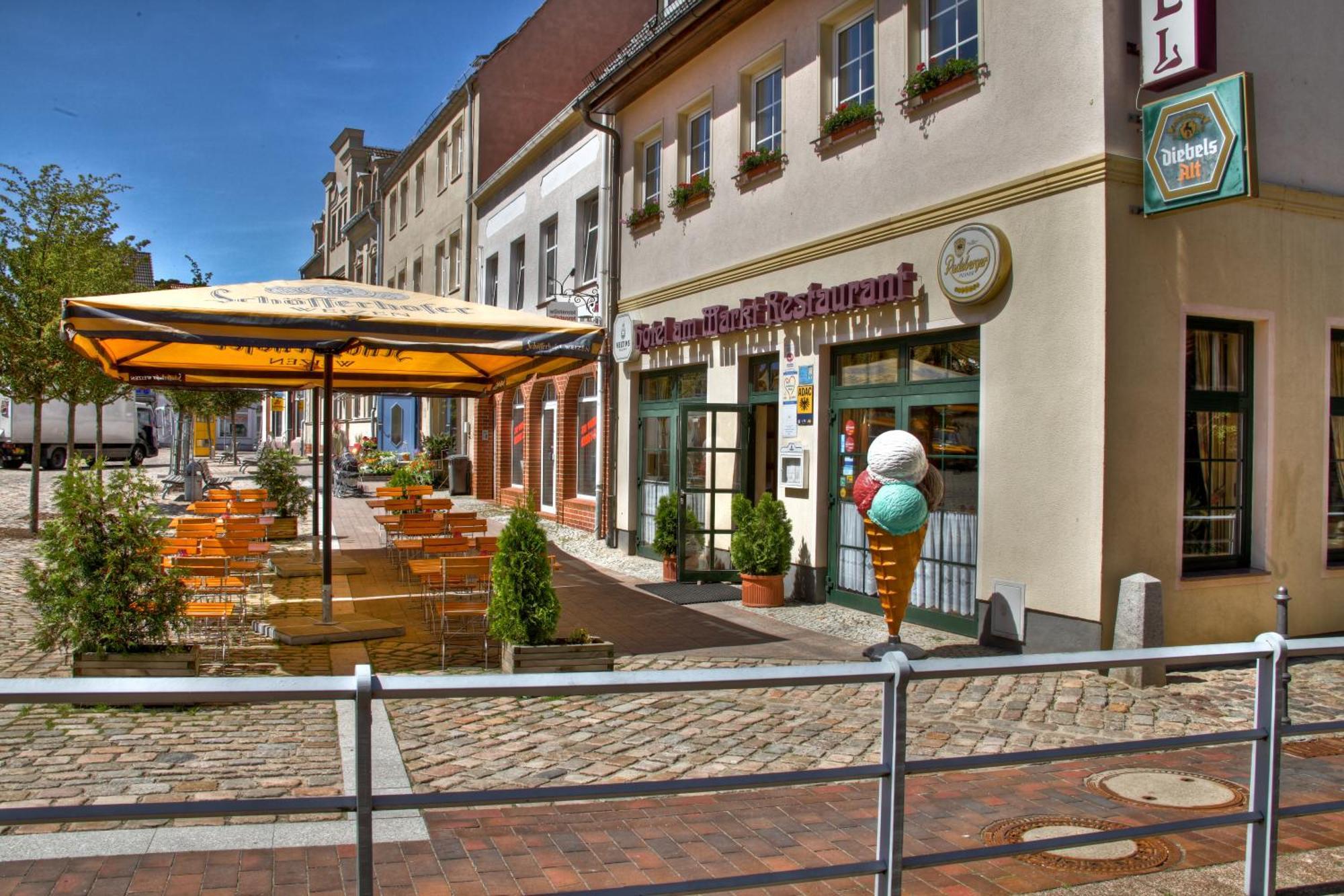 Hotel Am Markt Altentreptow Eksteriør bilde